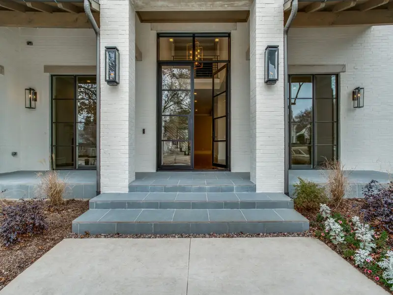 Craft Barnett custom home, photo 1